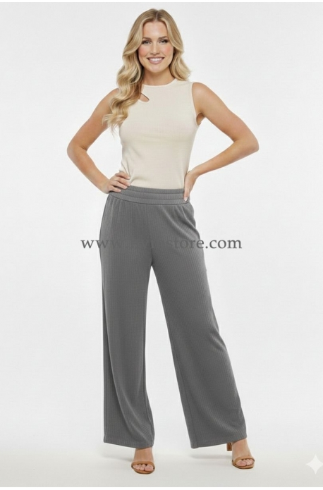 PANTALÓN NEGRO DE PIERNA AMPLIA