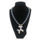 COLLAR ACRÍLICO CON DETALLES DE ACERO