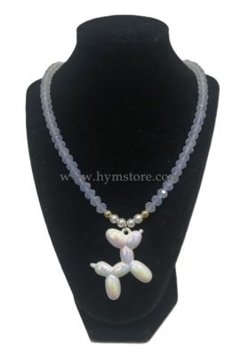 COLLAR ACRÍLICO CON DETALLES DE ACERO